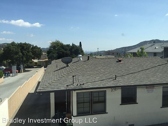 5th image of 2217 Florencita Ave
