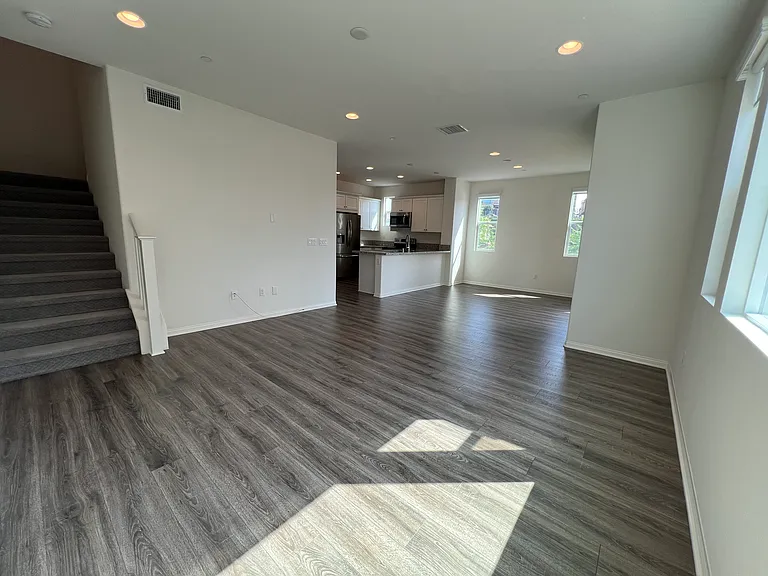 2418 S Fremont Ave #10 — Photo 13