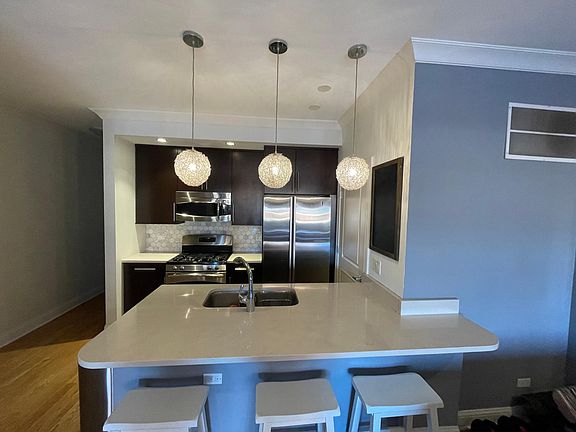 3rd image of 1454 N Milwaukee Ave APT 3N