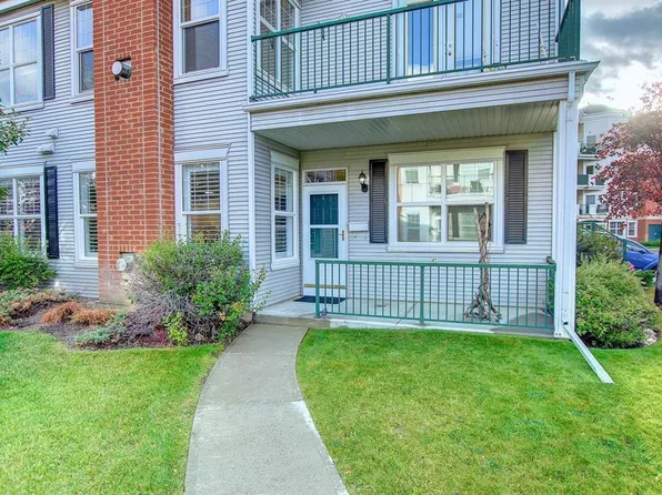 92 E Prestwick Gdns SE, Calgary, AB T2Z 3V4