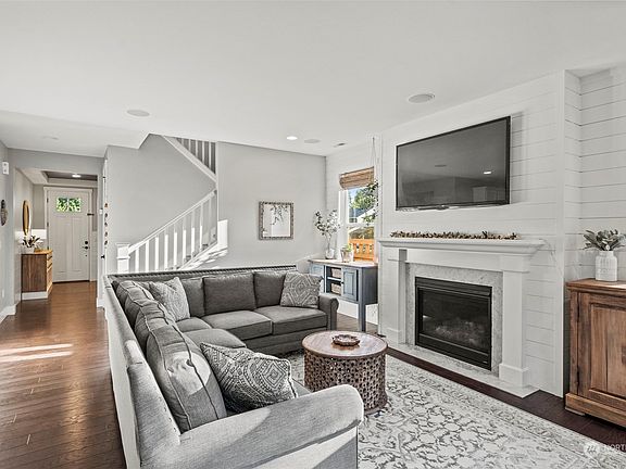 5th image of 17923 131st Street E