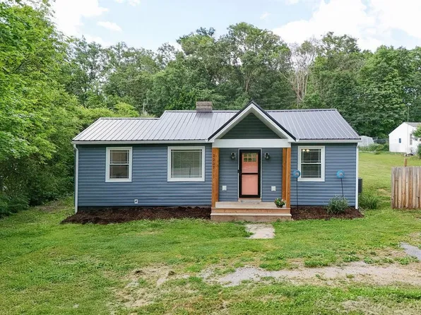 2207 E Side Hwy, Crimora, VA 24431