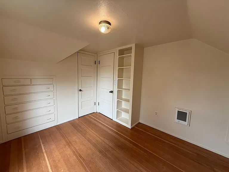 1133 Irvington Dr — Photo 22