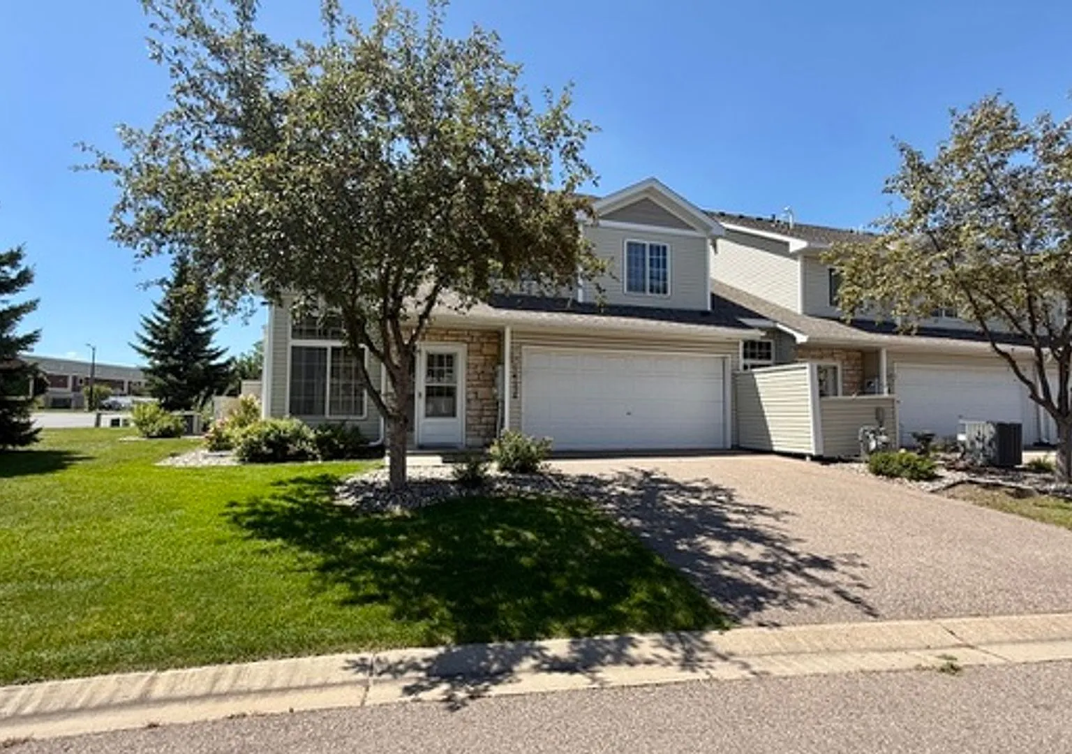 Pristine Townhome Avail Now! — Photo 1