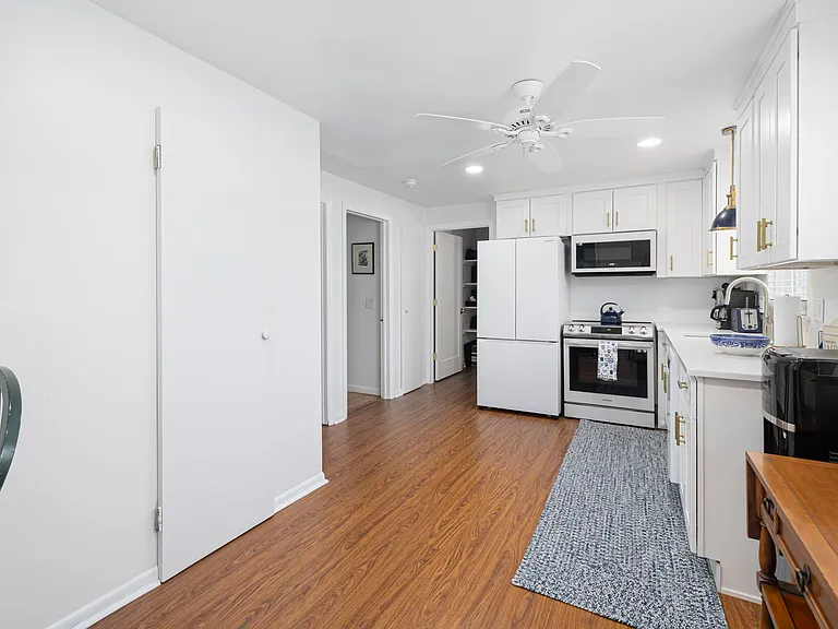 70 Carroll Ave #1009 — Photo 12