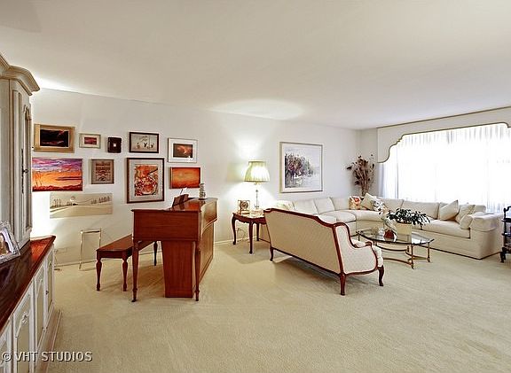 3rd image of 3150 N Lake Shore Dr APT 26B