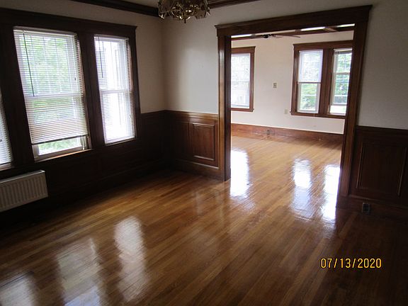 3rd image of 130 Lake St Floor 2