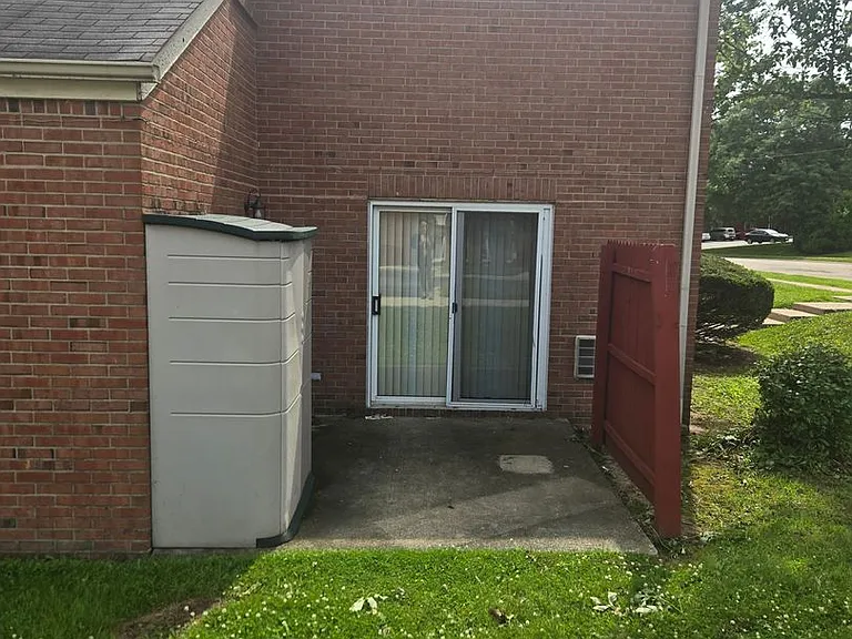 Mulford Park Apartments — Photo 3