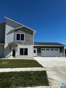 222 Ivy Ln, Crooks, SD, 57020