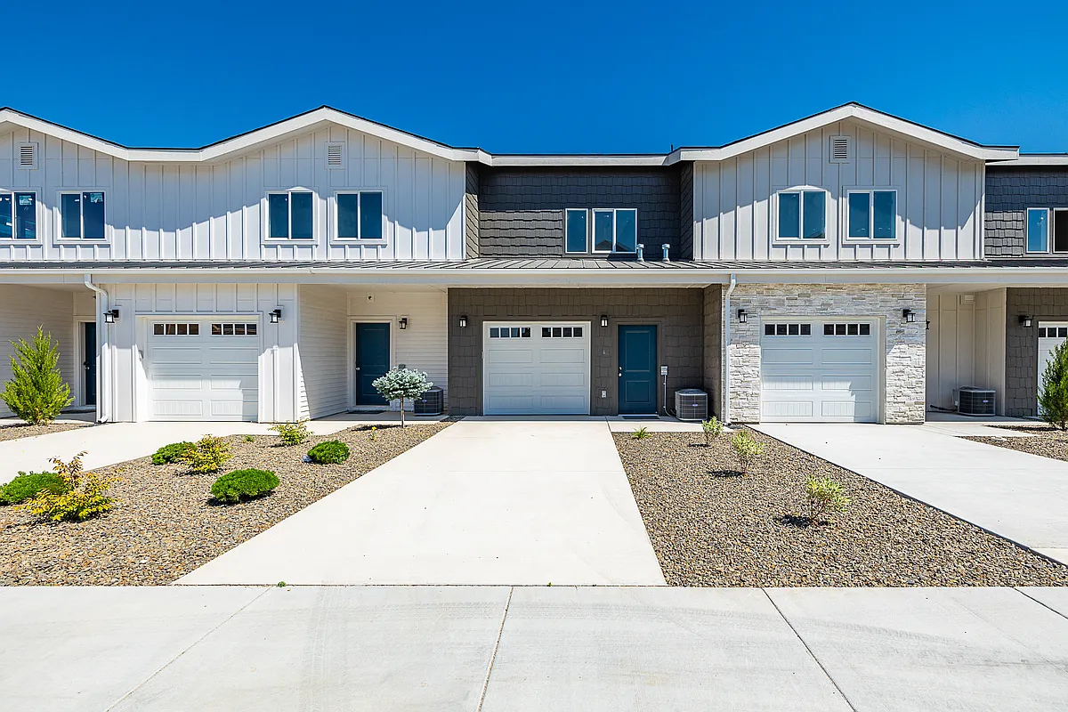Building Photo - Wesley Townhomes
