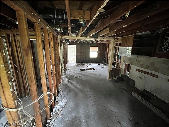 3rd image of 64 Oak St