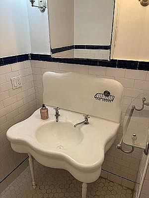 5th image of 2109 Broadway APT 142
