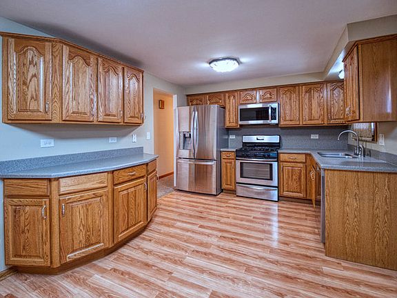 5th image of 230 Quincy Ct