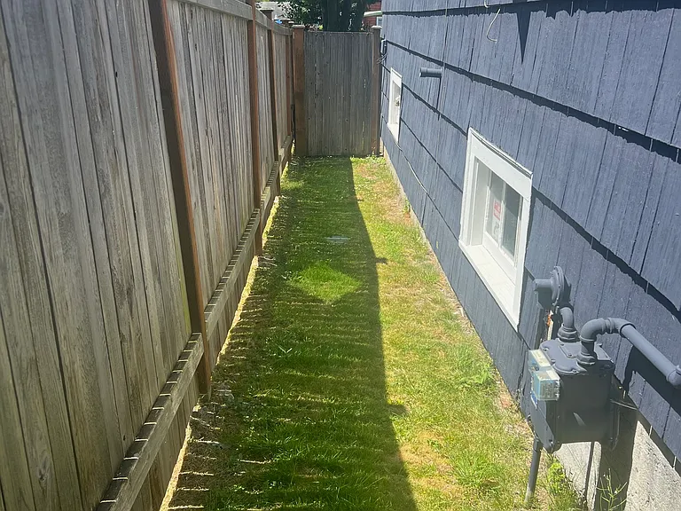 1002 Oakes Ave — Photo 3