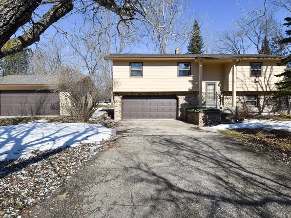 105 Valley View Rd, Karlstad, MN 56732