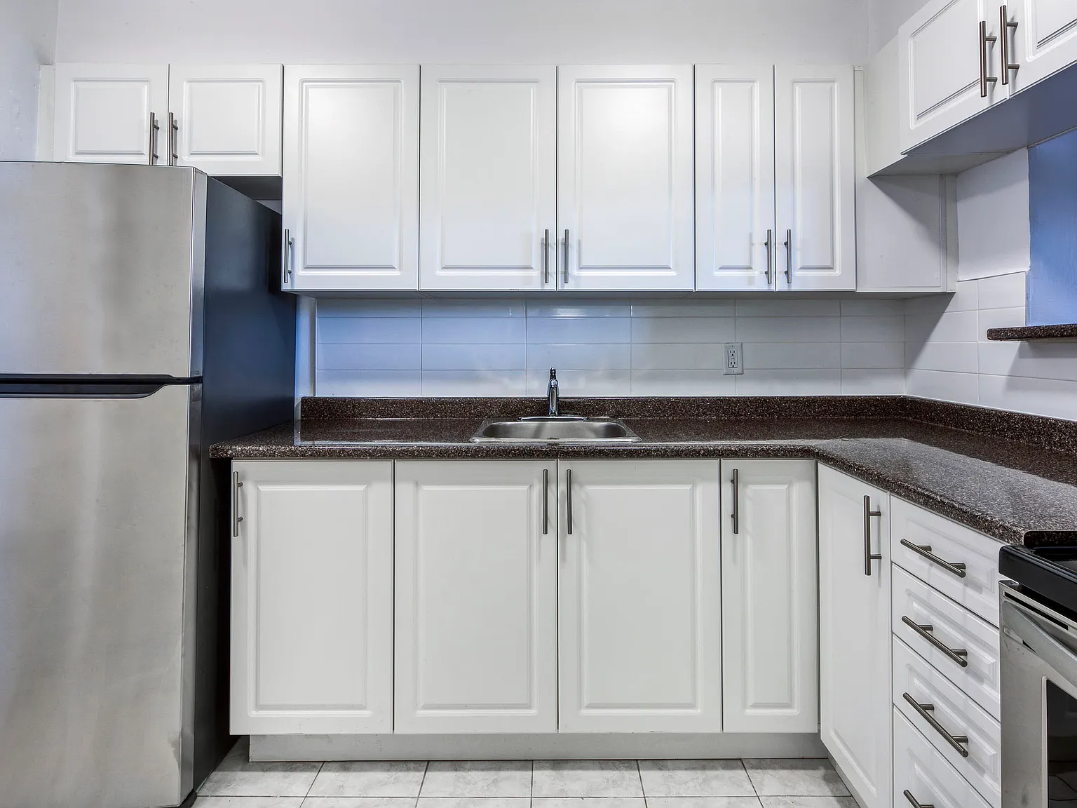 Robin Hood Apartments — Photo 3