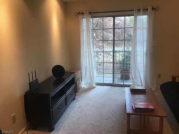 5th image of 307 Stratford Pl