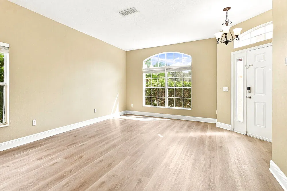 4 bed, 2.0 bath, 1863 sqft, $2,535 — Photo 3