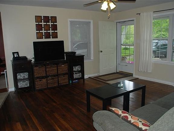 4th image of 6471 Cedar Lake Ln
