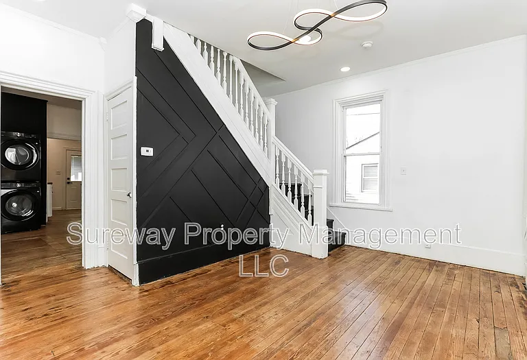 226 Greenwich Ave — Photo 3