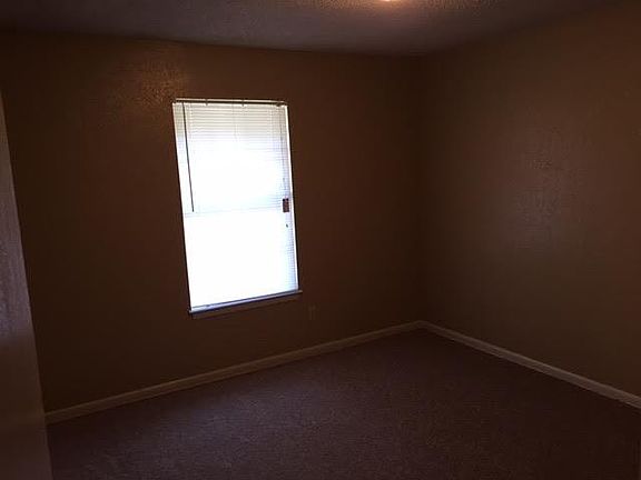 3rd image of 1103 Rolling Hills Dr