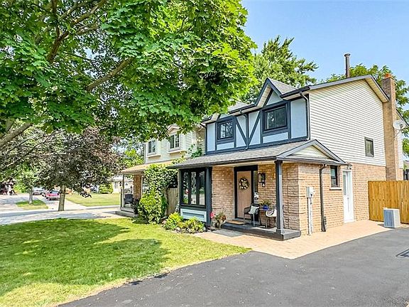 2nd image of 4 Balmoral Ct