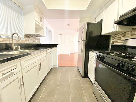 3rd image of 742 S Harvard Blvd APT 101