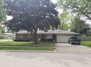 800 Mohawk Dr, Elgin, IL 60120
