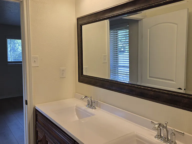 1305 Spring Creek Dr — Photo 11