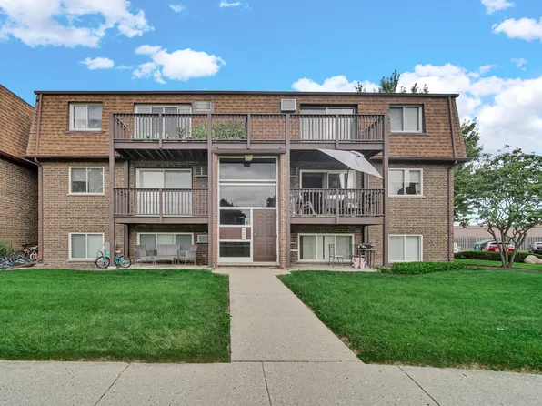 104 Boardwalk St Unit 2E, Elk Grove Village, IL 60007