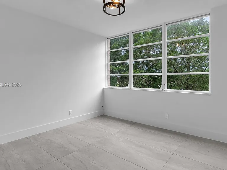6911 Environ Blvd #4J — Photo 16