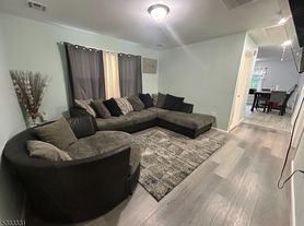 95-97 S Munn Ave, Newark, NJ