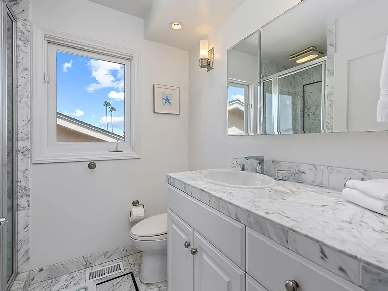 8221 Delgany Ave — Photo 12