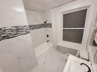 16 S Lake Ave APT 3, Albany, NY 12203