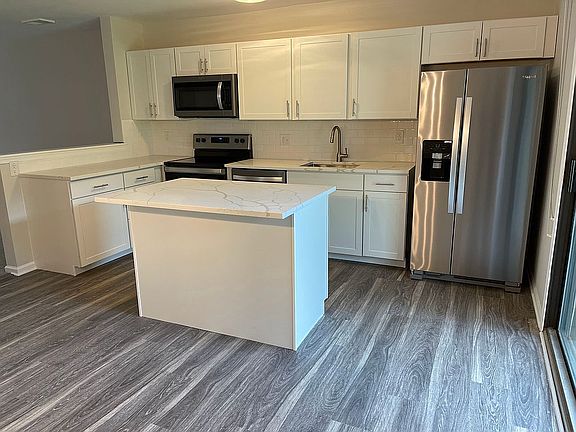 Large eat in kitchen