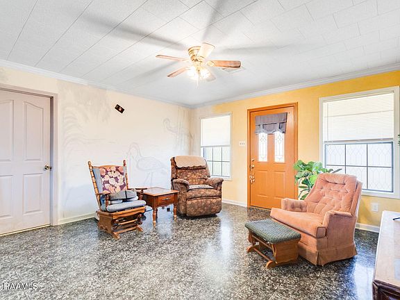 4th image of 151 Mistric St