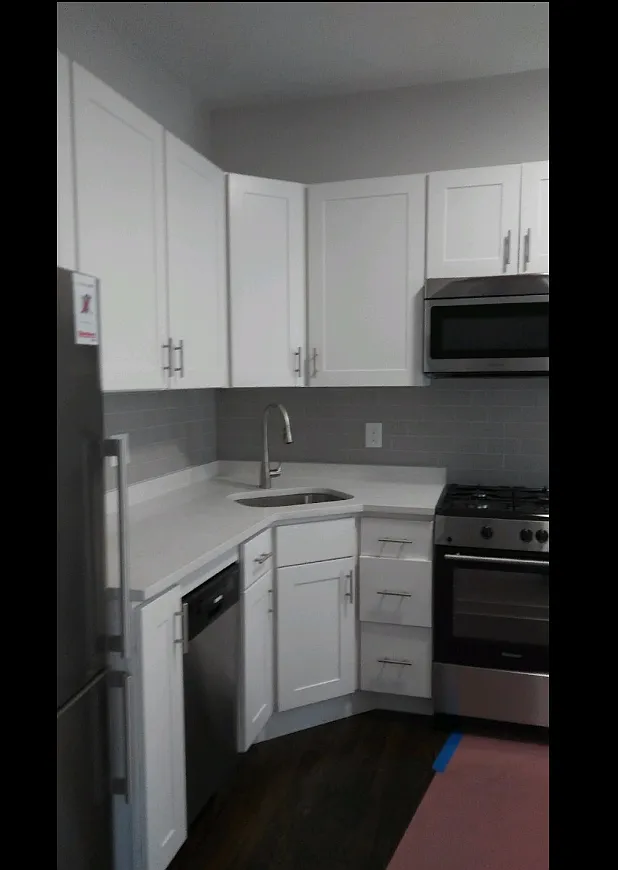 3 bed, 667 sqft, $5,200 — Photo 1