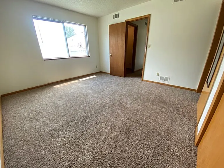 109 N Jefferson St — Photo 6