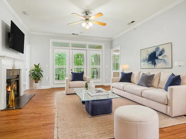 2810 Bedford Green Dr APT 305, Raleigh, NC 27604