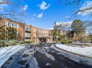 (Undisclosed Address), Wheeling, IL 60090