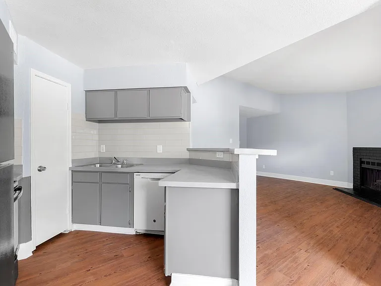 7200 T C Jester Blvd #1004 — Photo 8