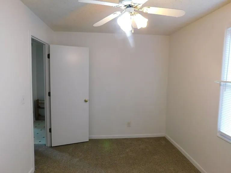 108 Beaufort Dr — Photo 12