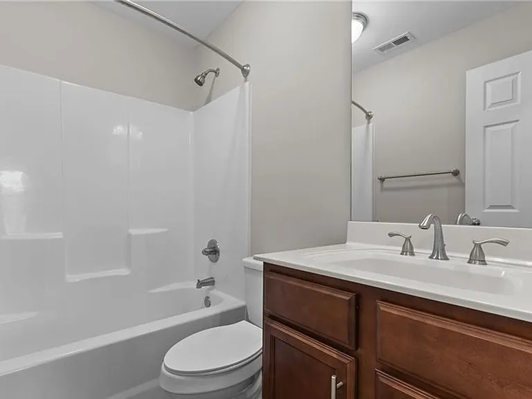 1595 Rossmore Dr — Photo 8