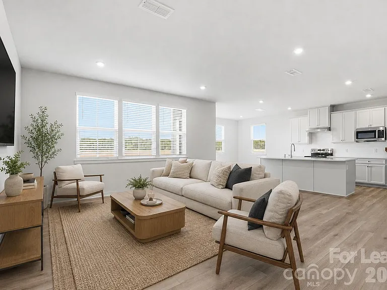 862 Heathway Dr — Photo 3