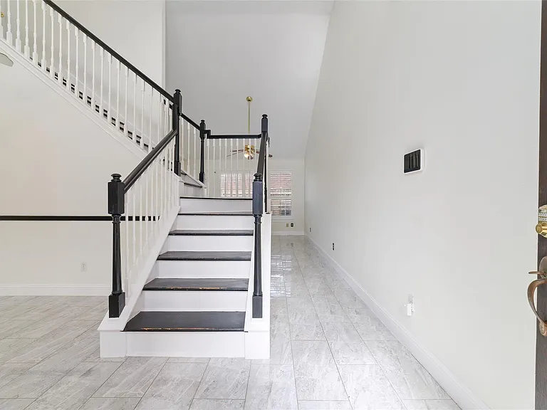1408 S Friendswood Dr #804 — Photo 3
