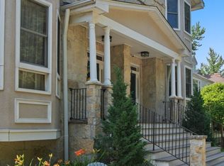 2314 Brown Ave, Evanston, IL 60201