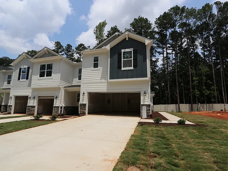 2926 Spring Manor Way — Photo 2