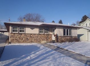 3220 S 11th Pl, Sheboygan City, WI 53081