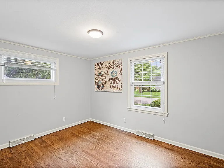 8345 Reinhardt St — Photo 16