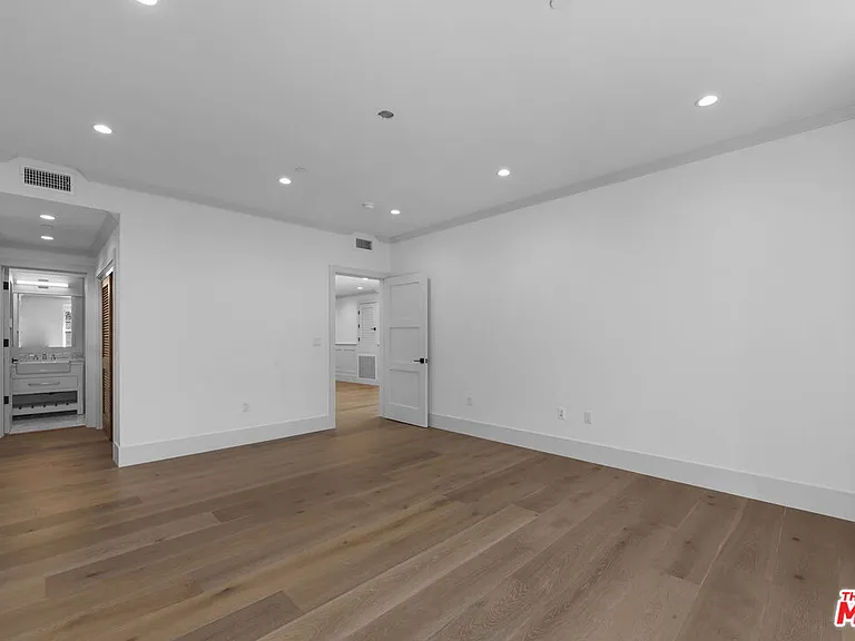 566 Ida St — Photo 29
